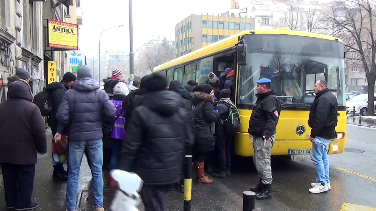 Tous les jours, une soixantaine de migrants rejoignent le dernier camp ouvert en urgence par le gouvernement serbe