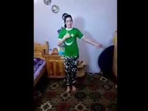 Young Girl Dance on National Song Tera Pakistan hy Ye Mera Pakistan hy