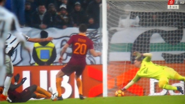 Wojciech Szczęsny Spectacular Save vs Juventus!