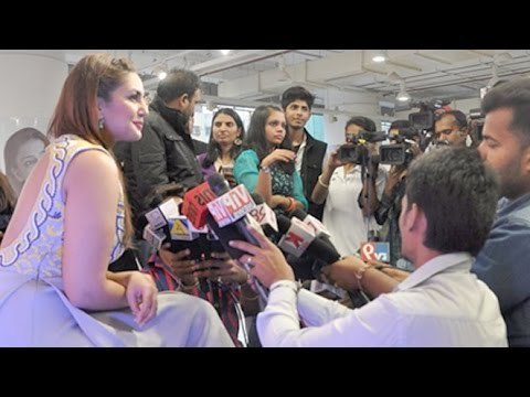 Huma Qureshi Unveils Reliance Digital Filmfare Calendar 2015