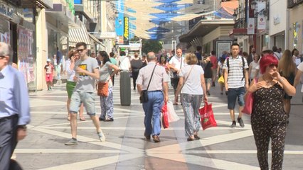 La inmigración empuja la población española