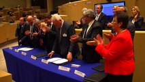 Région PACA: Une convention signée entre la région et les Présidents de l'Association des maires