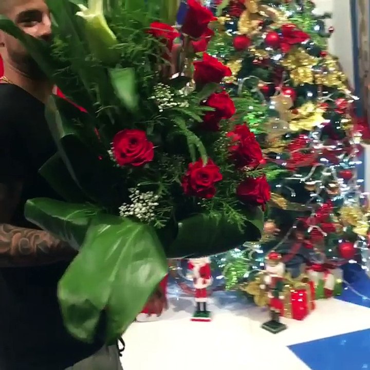 Regalo a presentadora Nancy Medrano