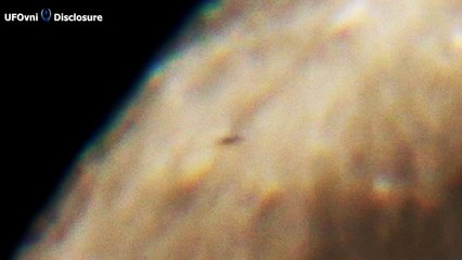 2 UFOs Goes Fast, Little Zigzag UFO On The Orange Supermoon, Dec 14, 2016.