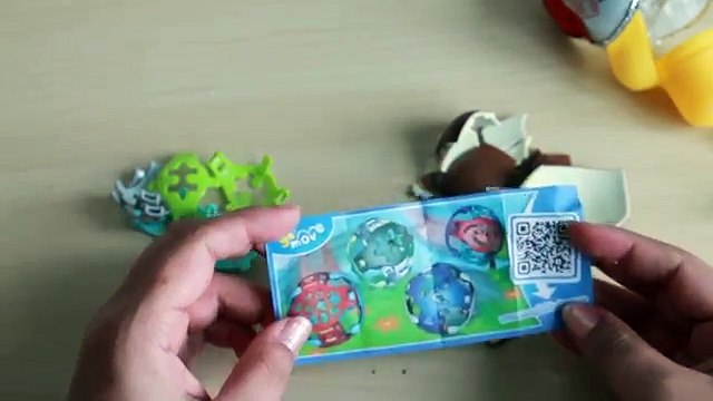 Surprise egg Kinder Surprise Penguins of Madagascar Chocolate