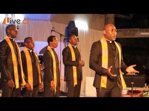 Concert des Prêtres à Abidjan: Prestation des prêtres ivoiriens