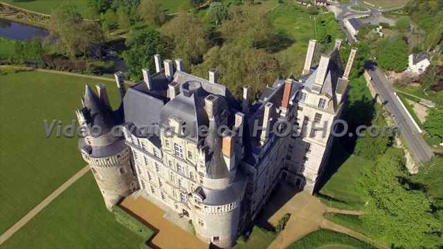 CHÂTEAU DE BRISSAC VU PAR DRONE AU PRINTEMPS - 0004