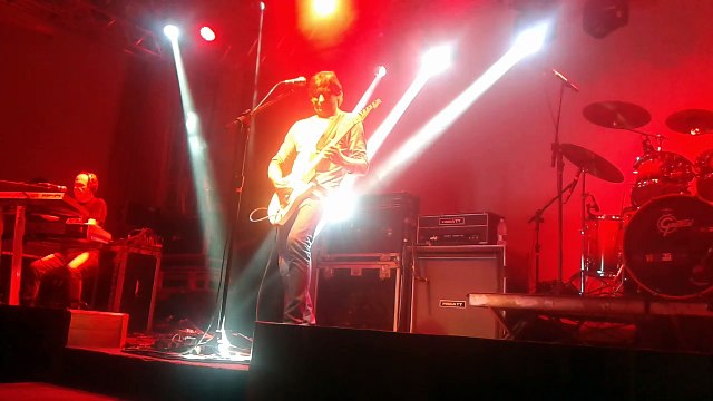 Uma velha canção rock'n roll (Murilo Antunes/Vermelho/Flavio Venturini)