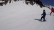 Ce gamin de 2 ans fait dejà du ski hors-piste. Kasper Treadway