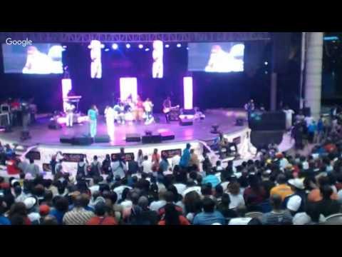 Concert live Zouglou Makers au Palais de la Culture de Treichville