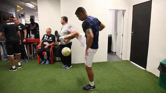 Santos destaca habilidade de Renato no freestyle