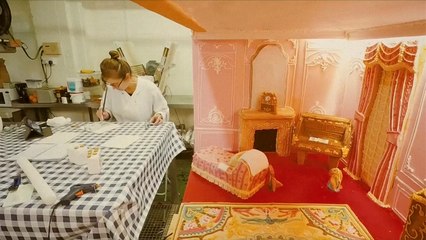 Gingerbread replica of historic English estate dazzles visitors