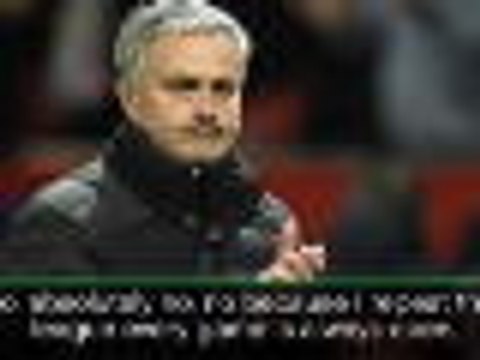 United and Spurs still in title race - Conte