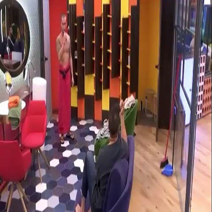 Rodri a Alain Lo que me sorprende es que Meri de la cara más por ella que por ti / Gran Hermano 17