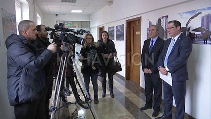 Gecajt i dështon takimi me Ahmetin për Ligjin për Prishtinën, takohet me Kryesuesin e Kuvendit