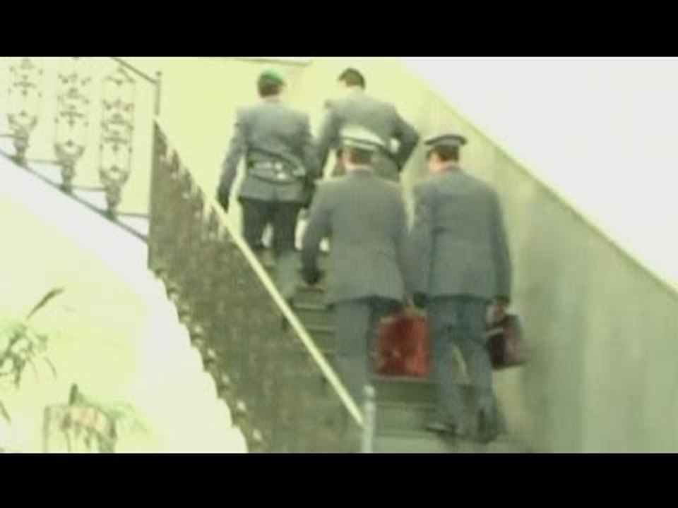 Napoli - Polizze fideiussorie illecite, 6 indagati e sequestro beni (16.12.16)