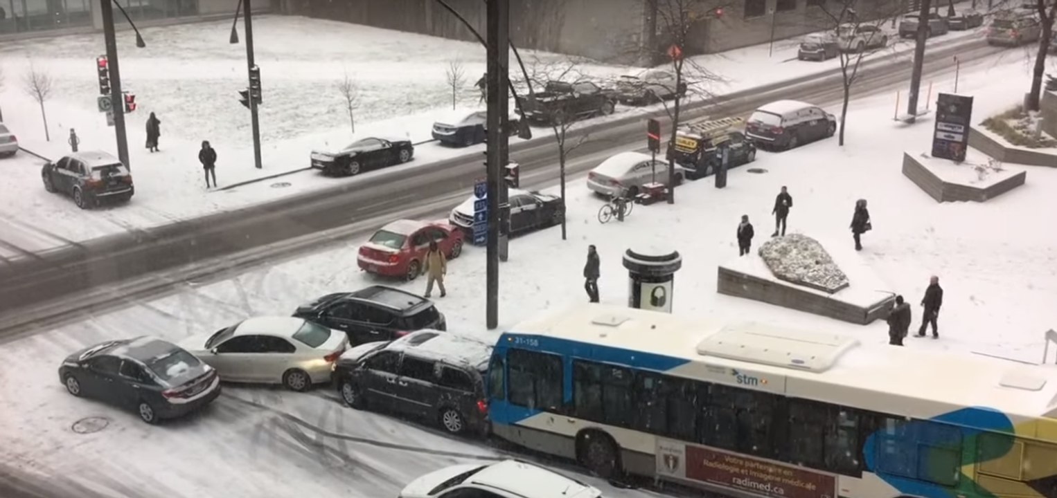 Crazy Car Crash, Slip and Slide on Snow 2016