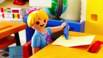 Playmobil Film Nederlands - MAMA LAAT DE KEUKEN IN BRAND VLIEGEN! Brand in het poppenhuis!