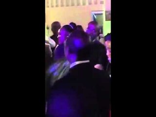 Grégoire Owona, ministre camerounais du travail  danse coller la petite de Franko