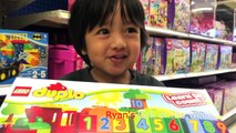 Kid playing with toys Lego Duplo Number Train Toy Review , Unbox, Build