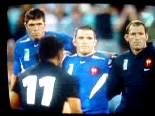 Rugby (!ALL BLACKS) HAKA - Carlos Spencer