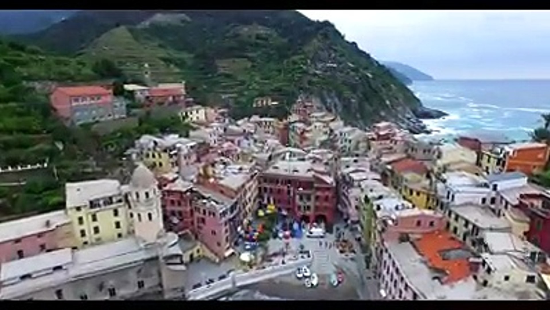 ⁣Traveling the world in 5 minutes