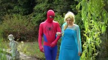 Is Spiderman Kissing Jasmine?! w/ Frozen Elsa & Anna, Pink Spidergirl & Joker