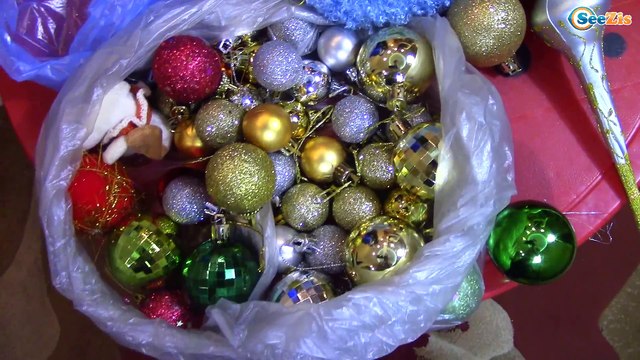 Ярослава ждет Деда Мороза и Подарок. Наряжаем Новогоднюю елку. Видео для детей. VLOG Tiki Taki