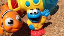 Toy Hawaiian Vacation Cookie Monster at Beach with Disney Finding Nemo Bath Submarine Under Water
