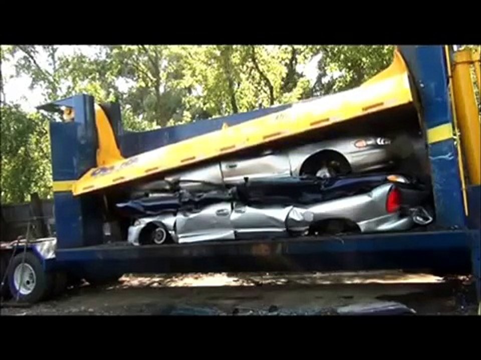 Car Crushing Fantasy! ~2016 ReMiX~ What better way to crush cars than with a CAR CRUSHER?