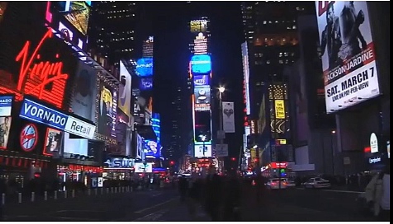 نواز شریف پہلے اداروں کو لوٹ مار کرکے تباہ و برباد کرتا ہے، پھر خود ہی انکو کوڑیوں کے دام خرید لیتا ہے،