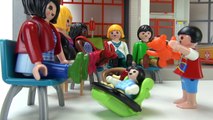 Baby in Aquarium?! - Lena erkundet Playmobil Kinderklinik | Elsa zur Vorsorge beim Kinderarzt