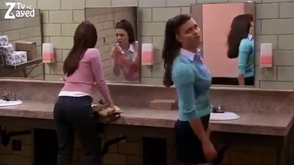 حقيقة ما يحدث بين البنات فى حمام الجامعة