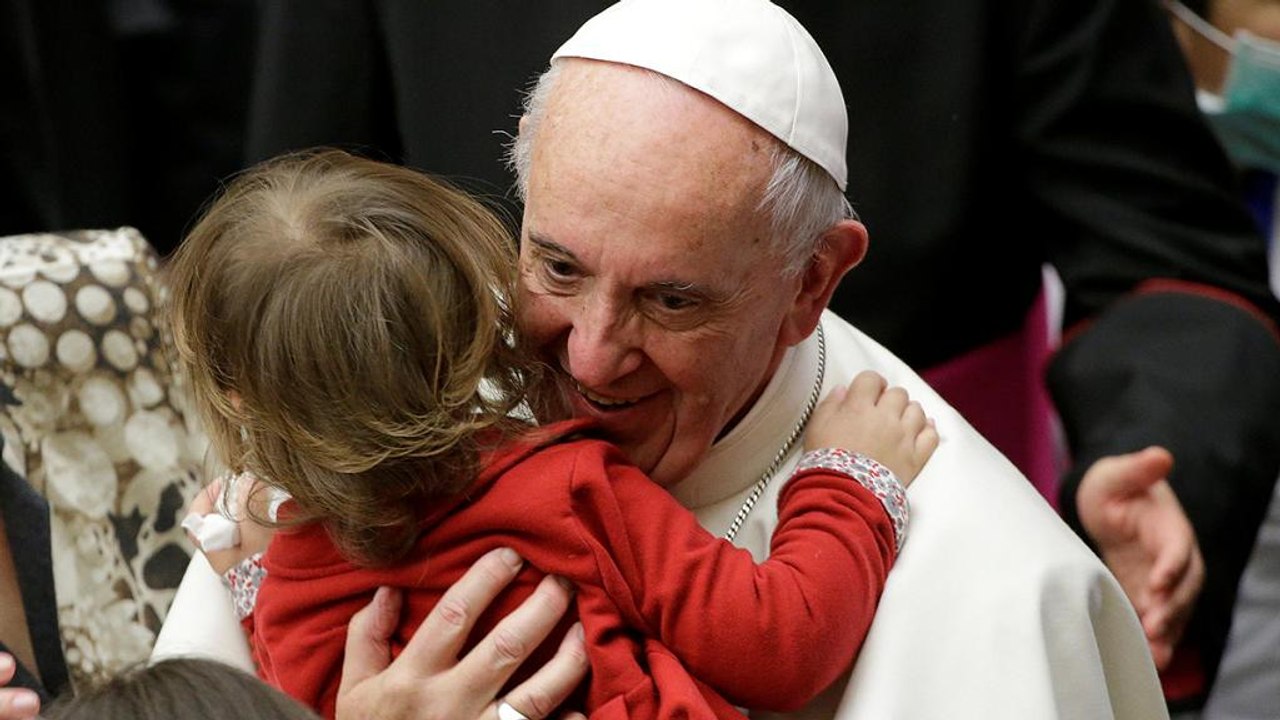 Frühstück mit Obdachlosen und Routinetermine: Papst wird 80