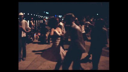 Bon souvenir de Lindy Hop sur les Quais de Seine en 2006