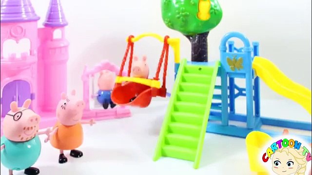 Play Doh Peppa Pig | Peppa Pig hace la pizza | George están jugando en el parque con sus padres