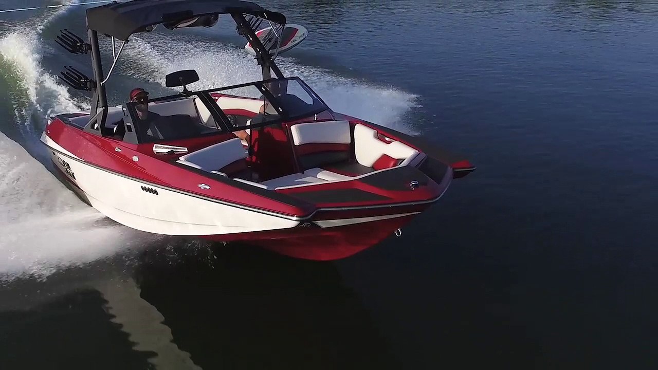 2017 Axis Boats - Auto Set Wedge