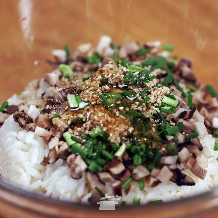 영양만점 찬밥활용 레시피! 표고버섯밥전!! [만개의레시피]