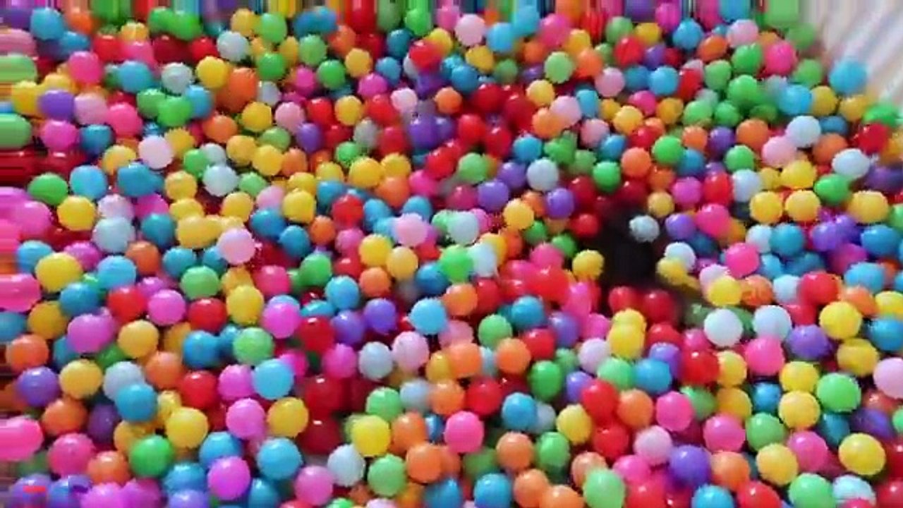 Bad Baby Orbeez Bath Party Spa - Ball Pits - Giant Spiders Attack Girl Compilation Videos
