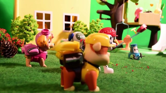 Patrulla de Cachorros ✯ Cars Vs Patrulla - Fútbol ✯ Las historias de Patrulla de Cachorros