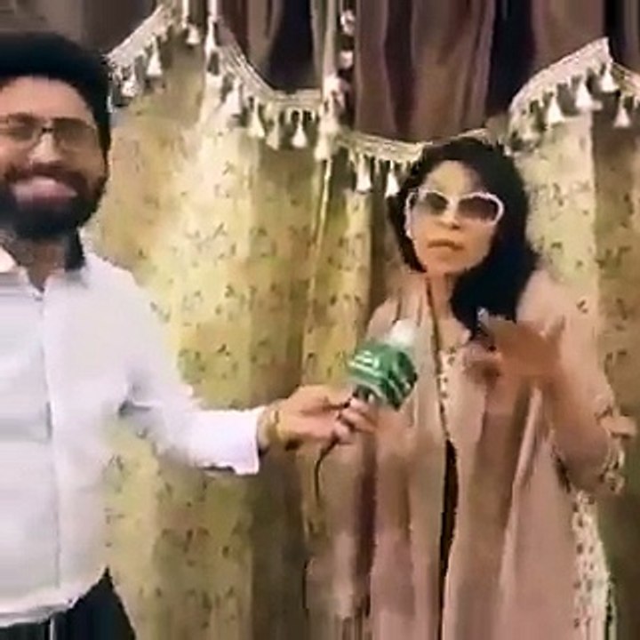 talented girl kamal ki poetry sunai