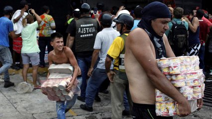 Video herunterladen: Maduro prorroga la validez de los billetes de 100 bolívares tras las protestas contra el corralito