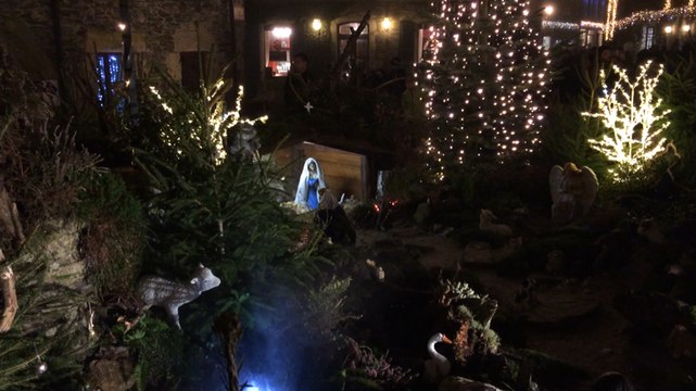 Les lumières de Noël déplacent les foules