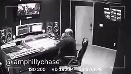 Shocking moment singer CeeLo Green's phone exploded while he was on a call