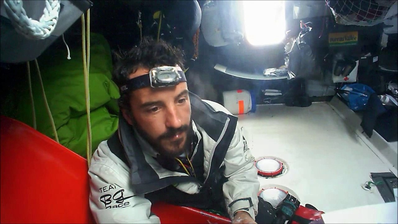 J42 : Louis Burton a parcouru la moitié du parcours / Vendée Globe