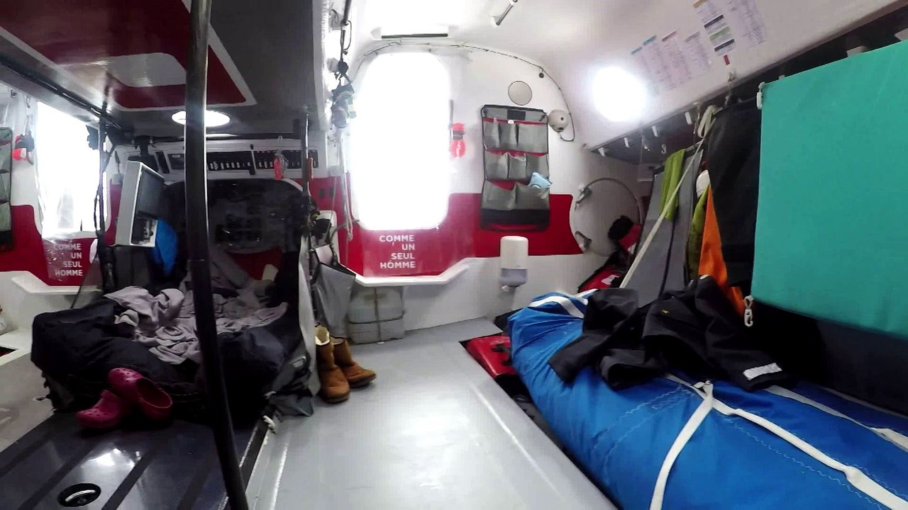 J42 : L'heure du repas un moment propice à la réflexion pour Eric Bellion / Vendée Globe