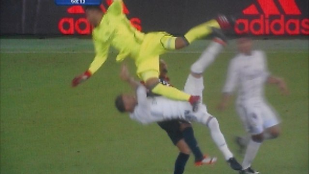 Keylor Navas Injures Sergio Ramos vs Kashima Antlers!