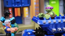 Teenage Mutant Ninja Turtles Ride DinoTrux Robot Dinosaur and Chase Slash Put in Transformers Jail