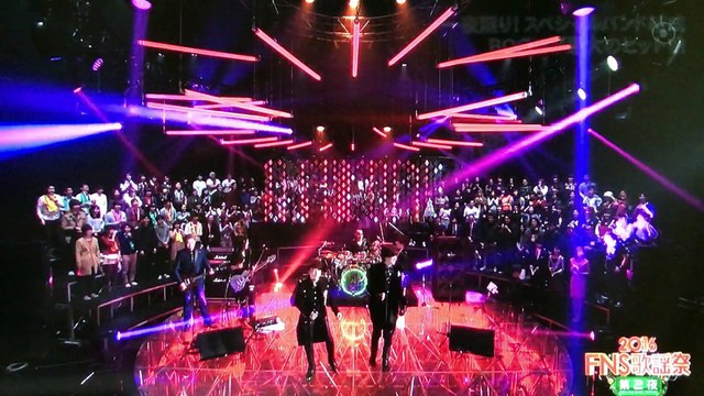 BOØWYリスペクト 「Marionette-マリオネット- + DREAMIN'」 FNS歌謡祭 161214