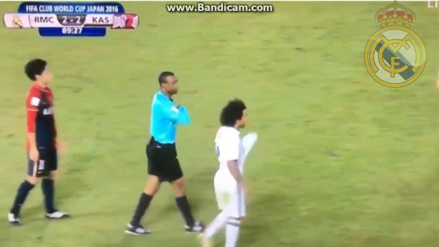 Referee Refuses To Send Off Real Madrid s Sergio Ramos